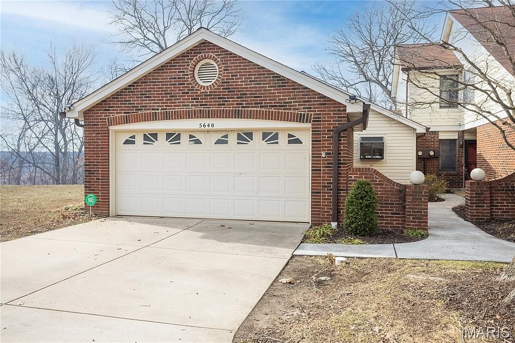 5640 Duchesne Parque Dr, Saint Louis, MO 63128 | Zillow