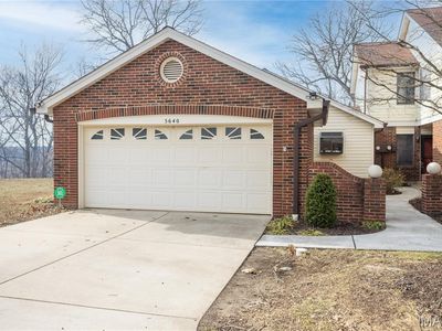5640 Duchesne Parque Dr, Saint Louis, MO, 63128