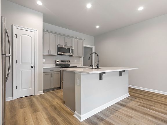 5th image of 5615 Stuga Dr