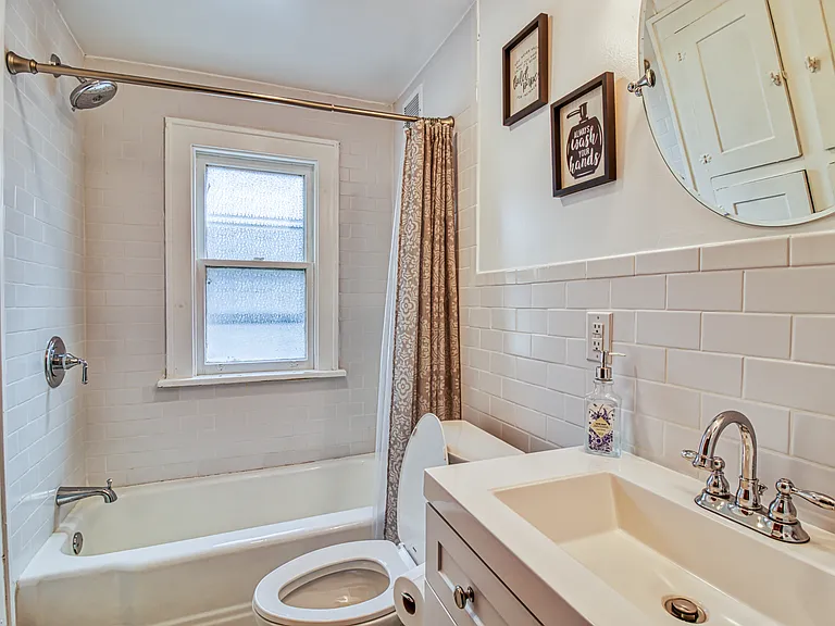 237 W Girard Blvd — Photo 12