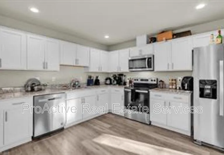 223 N 7th St — Photo 6