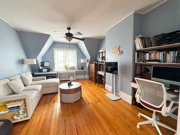 137 Walnut St #3, Brookline, MA 02445