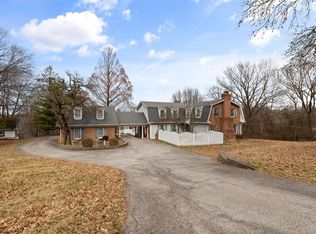 10149 Bauer Rd, Saint Louis, MO 63128