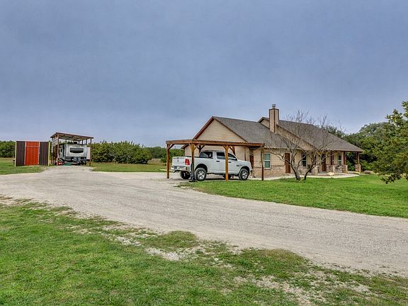 3rd image of 198 Fort Graham Rd