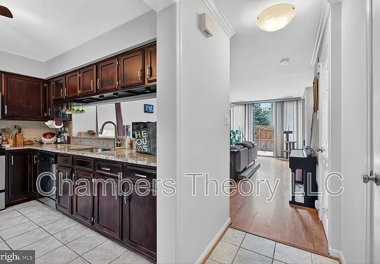 939 S Scott St #1 — Photo 4
