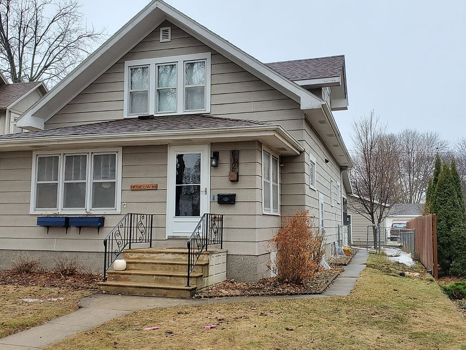 1st image of 612 2nd Ave NE