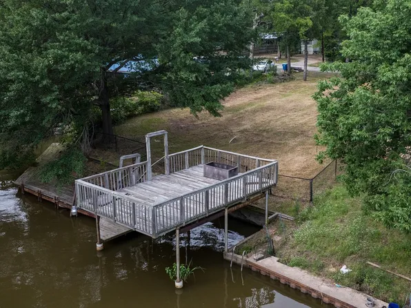 123 Plantation Dr, Mabank, TX 75156