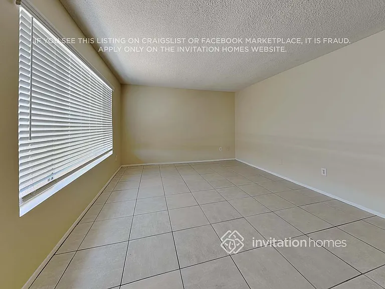 7115 W North Ln — Photo 3