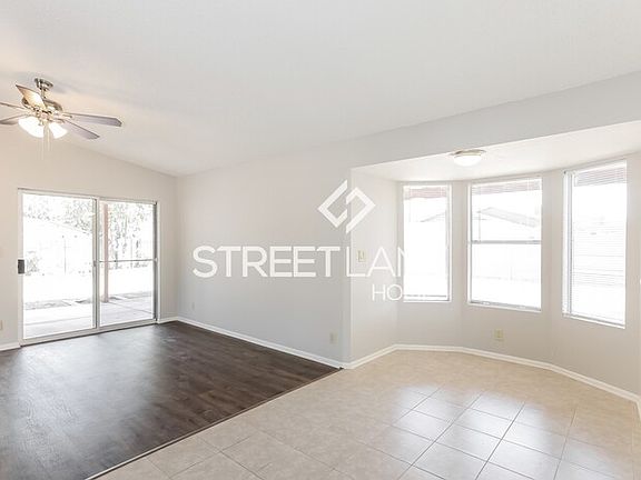 4th image of 14426 N 42nd Pl