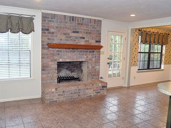 5th image of 3531 Tudor Dr