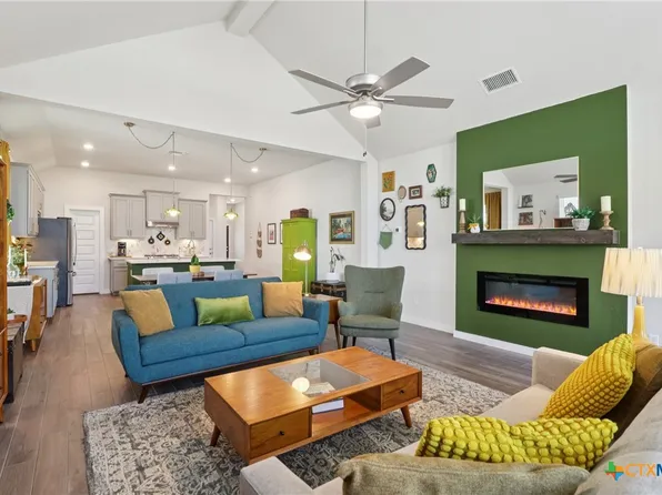 1935 Scare Crow, New Braunfels, TX 78130