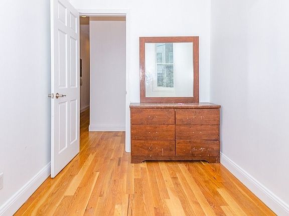 5th image of 293 Wyckoff Ave #4N