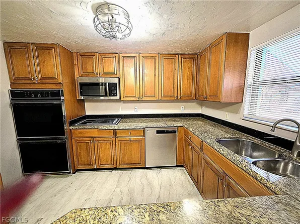 135 Powell Creek Cir, North Fort Myers, FL 33917