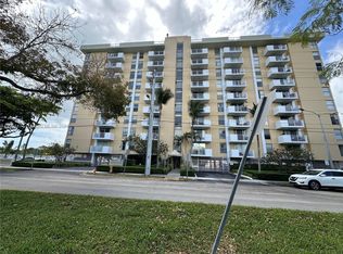 2000 NE 135th St #911, North Miami, FL 33165