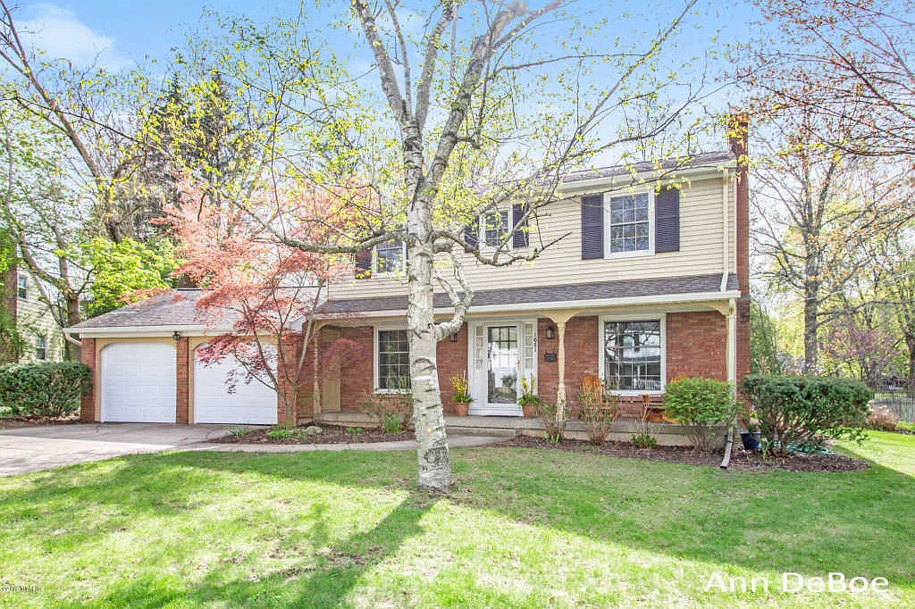1651 Gorham Dr SE photo 1
