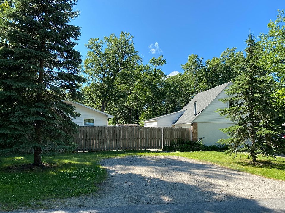 Home & garage from Juniper Street.