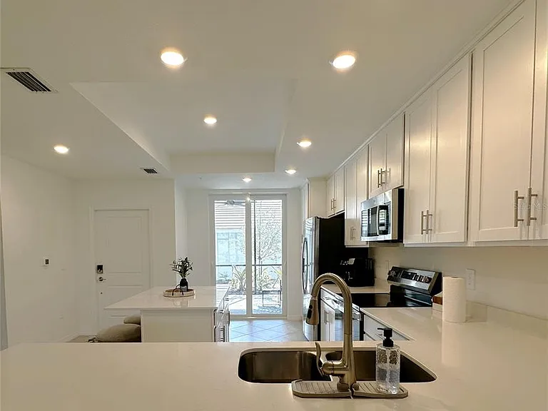 14221 Heritage Landing Blvd #2017 — Photo 6