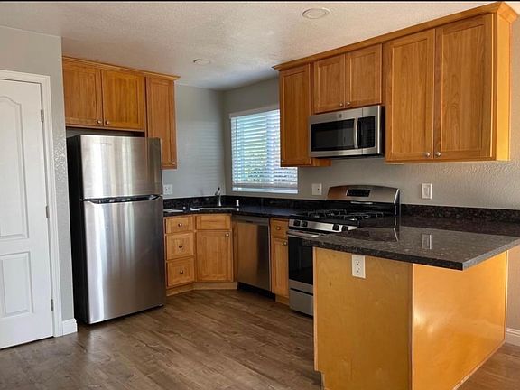 2nd image of 7248 Macarthur Blvd #1C