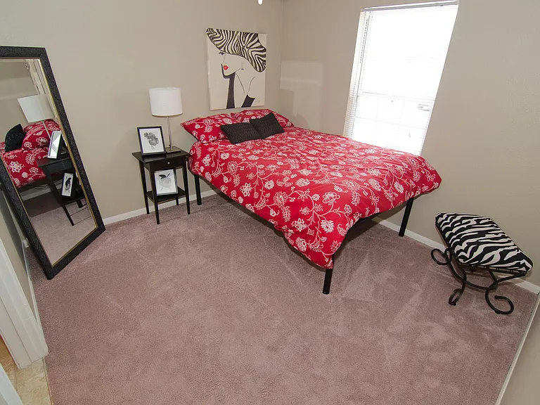 College Towne Apartments — Photo 26
