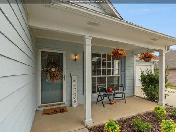 360 Summerchase Dr, Calera, AL 35040