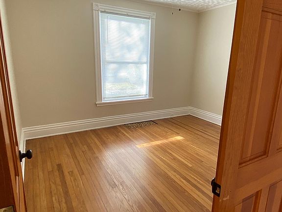 5th image of 955 Hancock St SE #1