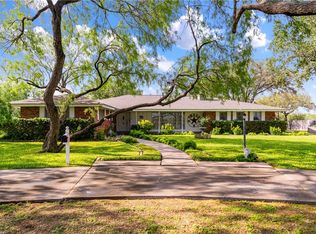 203 W Trant Rd, Kingsville, TX 78363
