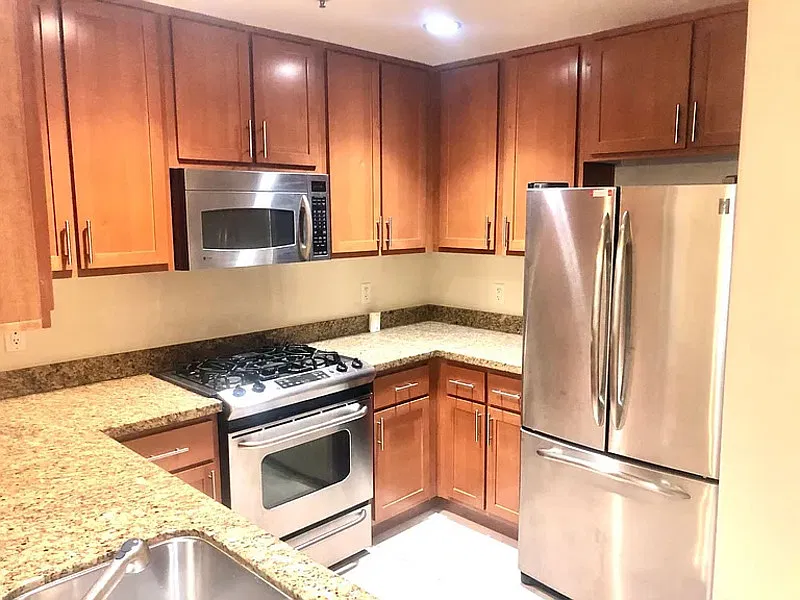 1 bed, 1.0 bath, 791 sqft, $2,164 — Photo 2