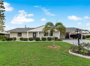 804 Fox Hills Dr, Sun City Center, FL 33573