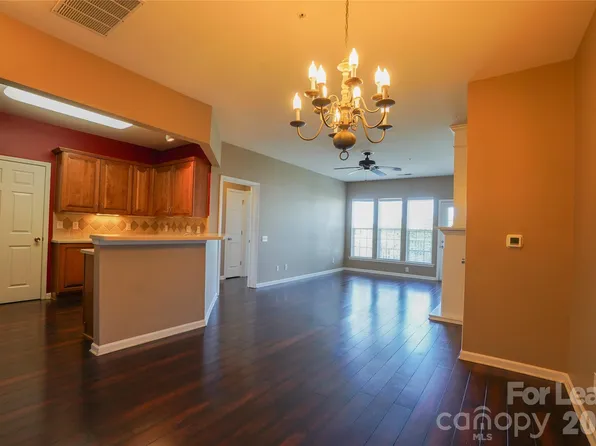 14746 Via Sorrento Dr, Charlotte, NC
