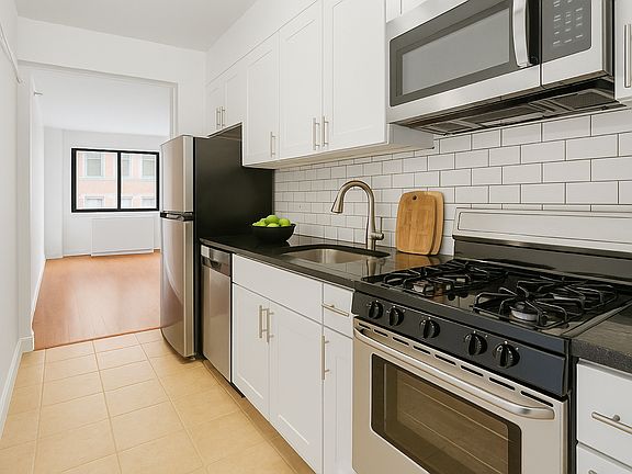 4th image of 140 W 19th St APT 3A