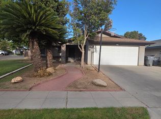364 N Sunnyside Ave, Fresno, CA 93727
