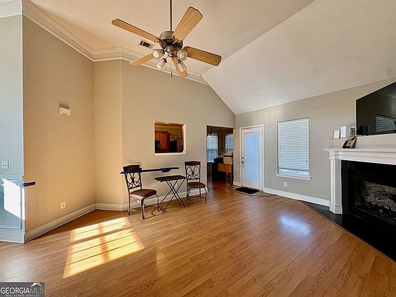3rd image of 502 Manchester Ln
