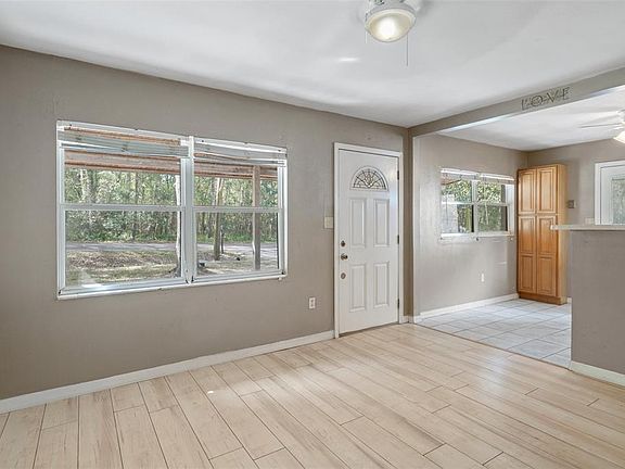 5th image of 512 N Ave W