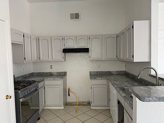 4th image of 12528 Flora Alba Dr