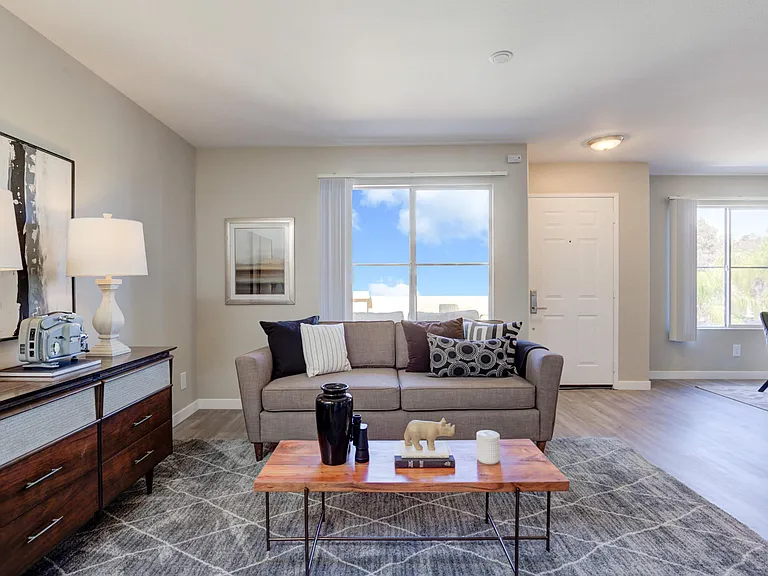 River Ranch Townhomes & Apartments — Photo 53
