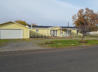 600 Basin Dr, Burbank, WA 99323