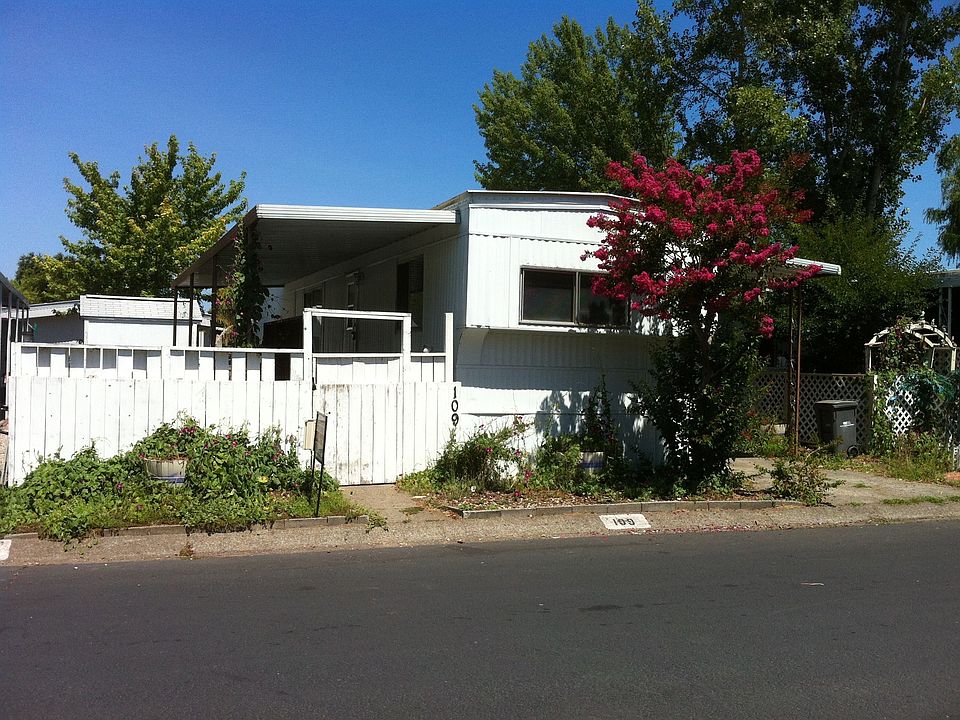 1st image of 109 Vista Cir