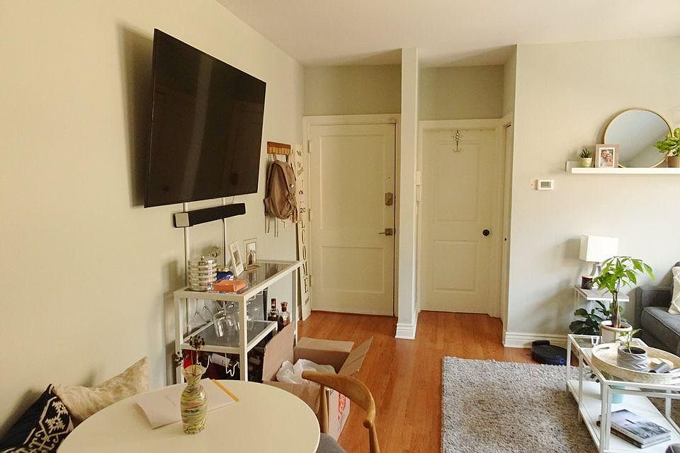 1st image of 3439 N Lakewood Ave #3F