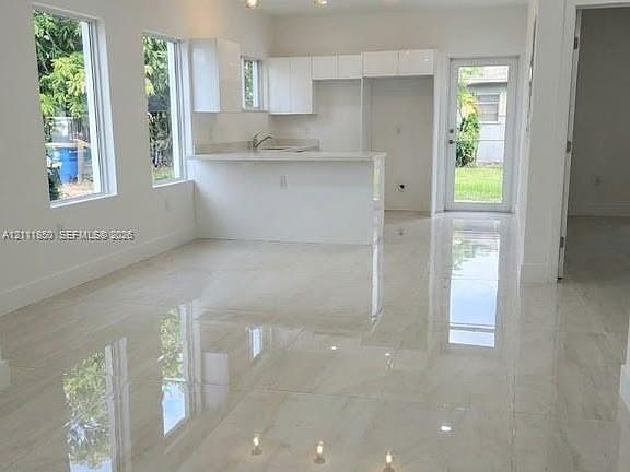 4th image of 2914 NW 57th St #2914