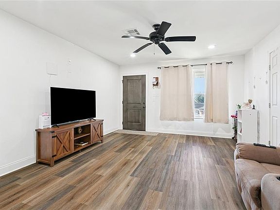 5th image of 138 Bazile Dr