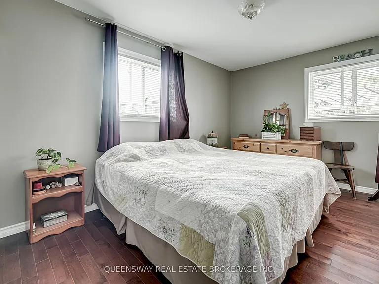 14 Webb St E — Photo 15