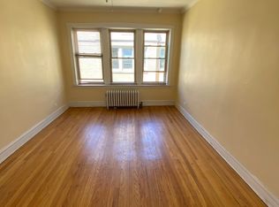 2948 W Belle Plaine Ave #3, Chicago, IL 60618