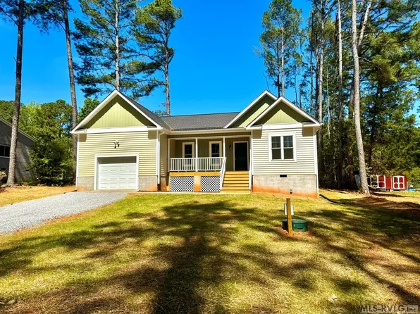 123 Hemlock Dr, Bracey, VA 23919