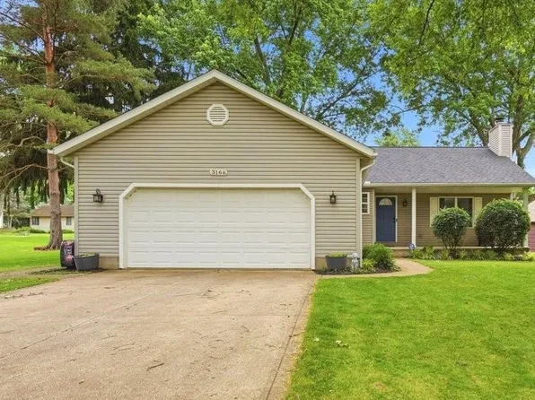 3166 Vermont St NW, North Canton, OH 44720