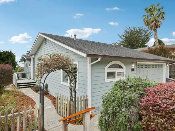 696 Francisco St, El Granada, CA 94018