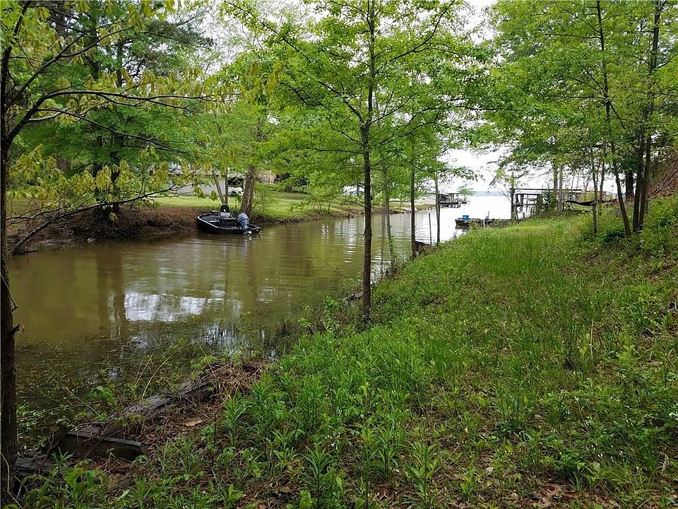 1st image of 17438 Lakeview Dr