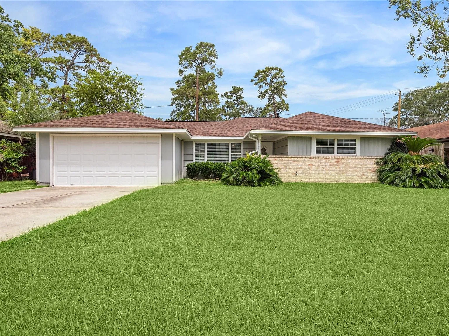 3 bed, 2.0 bath, 1572 sqft, $3,000 — Photo 1