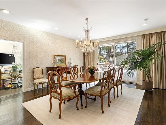 4th image of 9 Singletree Rd