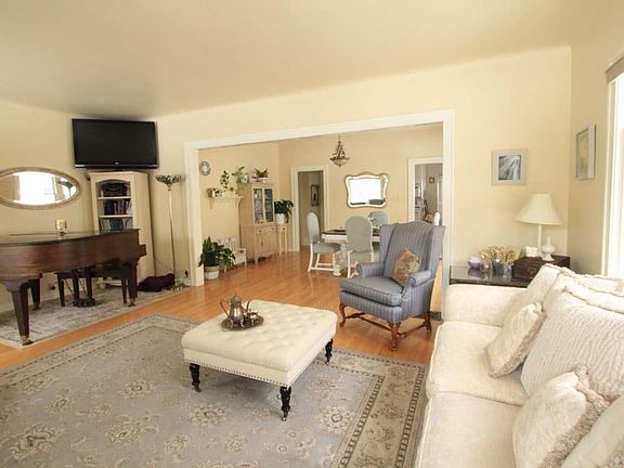 5th image of 1115 N 31st St