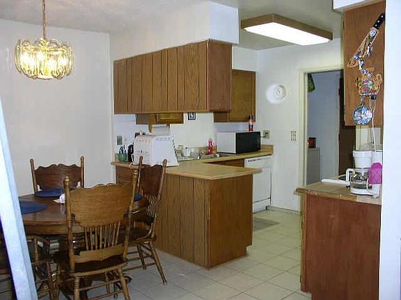 3rd image of 1917 E Jamaica Circle
